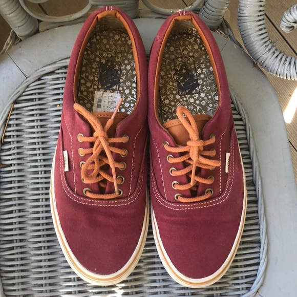 Vans Other - Vans Classic Lace Up Skate Shoe Sneaker 11 EUC